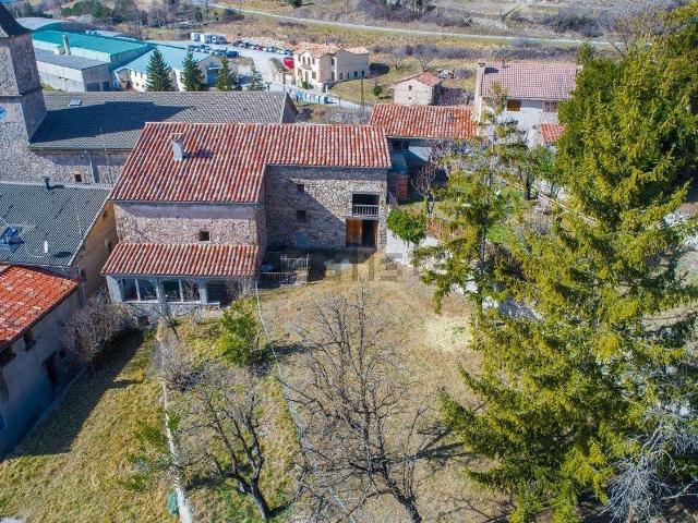 Casa rústica, Gombrèn
