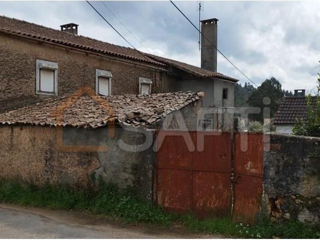 Casa rustica de 2 andares / 7 divisões + Casa R/C / 3 divisõ. 137m² Penela Santa Eufémia