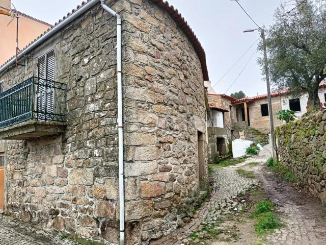 Casa rústica de 2 quartos em Paredes da Beira Viseu