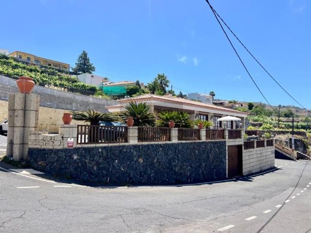 Casa rústica de alto standing de 1200 m2 en venta Guía de Isora, España