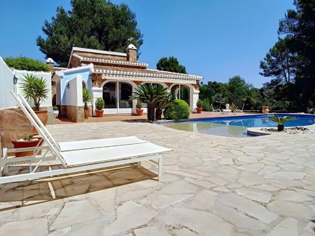 Casa rústica de alto standing de 3 dormitorios en venta Jávea, España