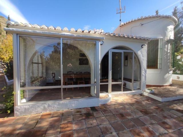 Casa rústica de alto standing de 216 m2 en alquiler Cómpeta, Andalucía