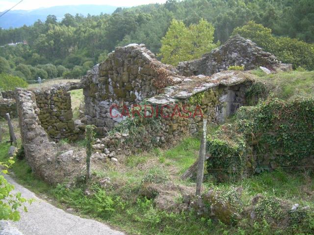 Casa rústica de piedra del país