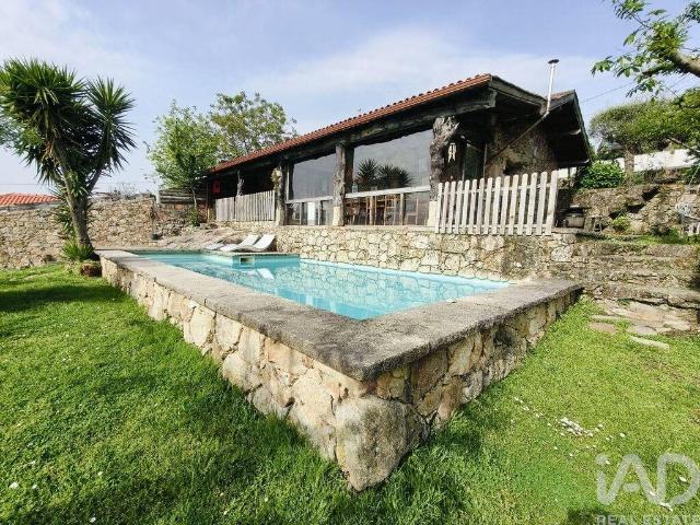 Casa rústica em Sapardos de 221 m² 221m² Sapardos