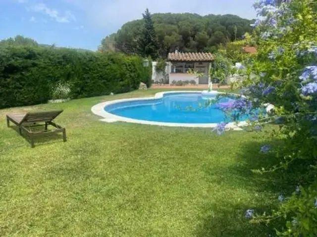Casa rústica en alquiler en Fenals