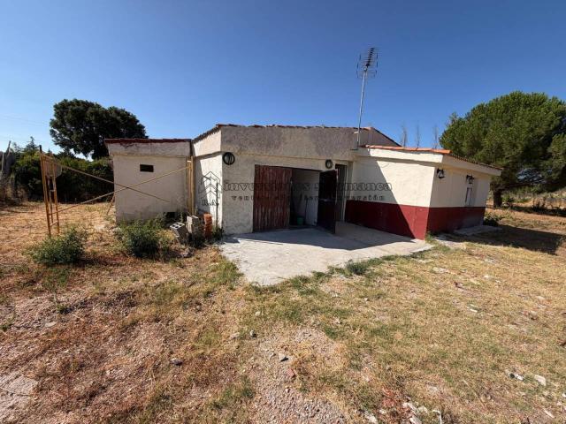 Casa rustica en venta en San Joaquin de Huelmos