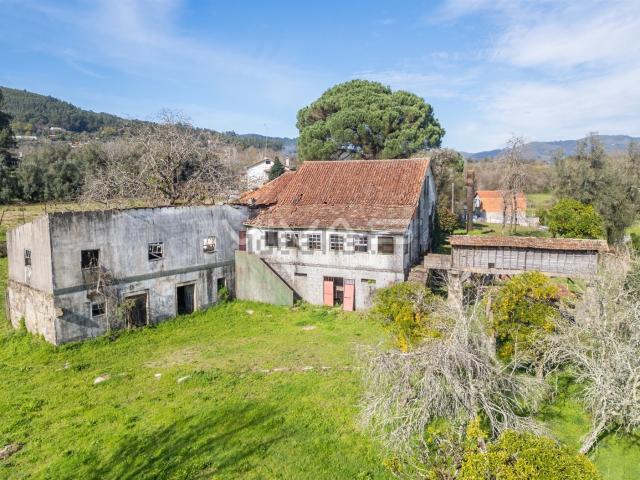 Casa rústica, Esqueiros Nevogilde Travassós