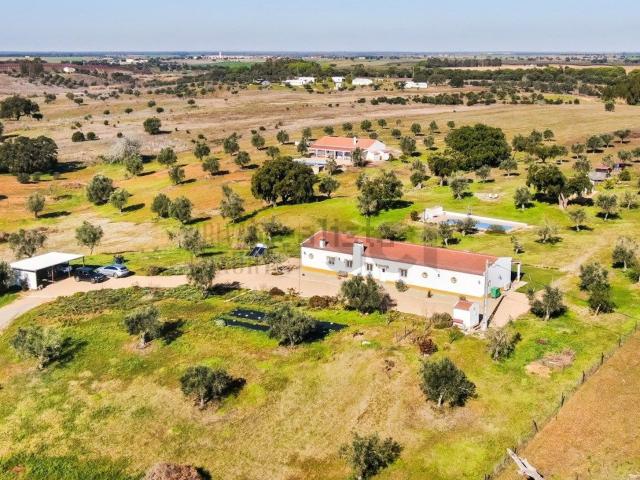 Casa rústica, Ferreira do Alentejo e Canhestros