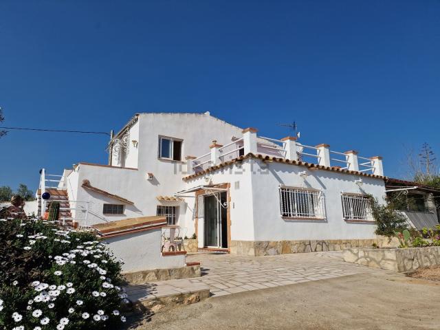 Casa rústica, L&apos Ampolla