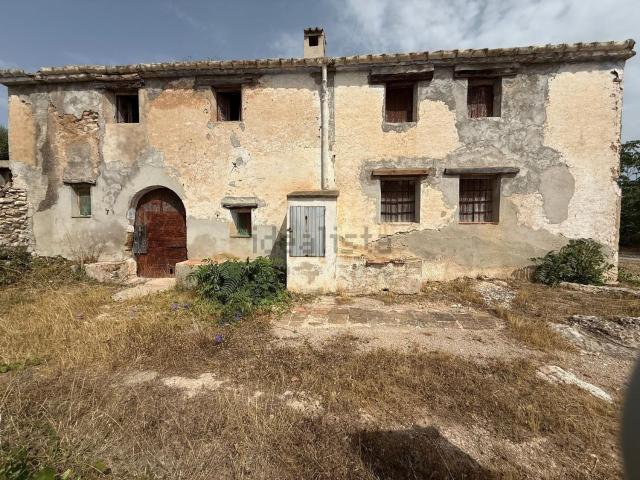 Casa rústica, L&apos Ampolla