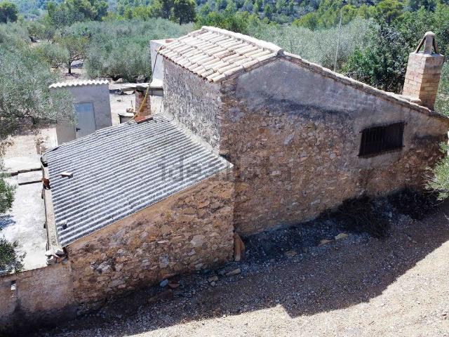 Casa rústica, L&apos Ampolla