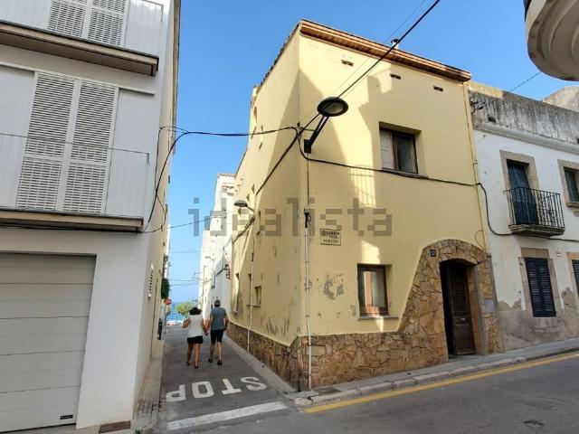 Casa rústica, L&apos Escala