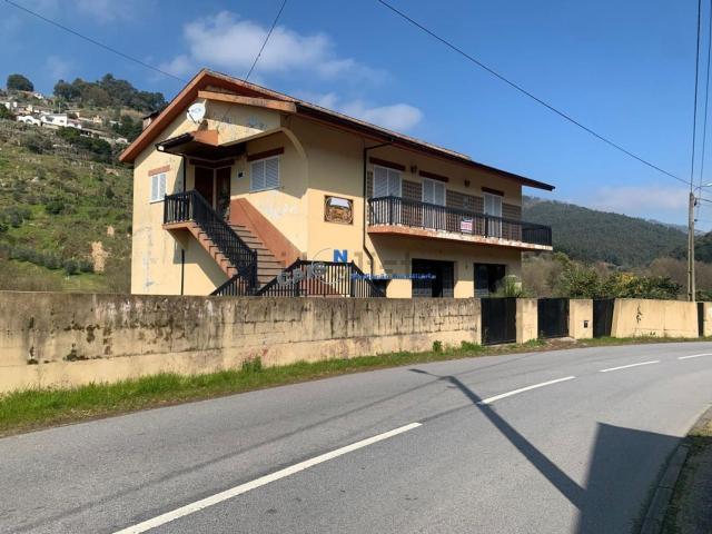 Casa rústica, Loivos da Ribeira e Tresouras