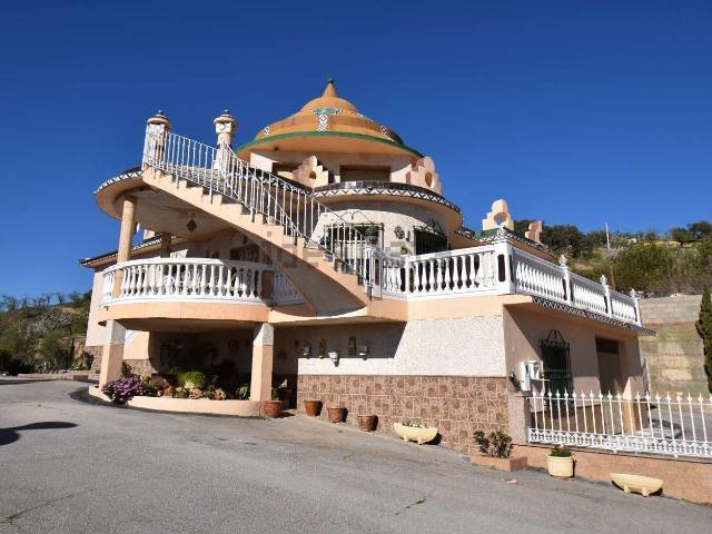 Casa rústica, Loja