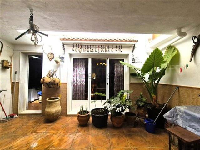 Casa rústica, Loja