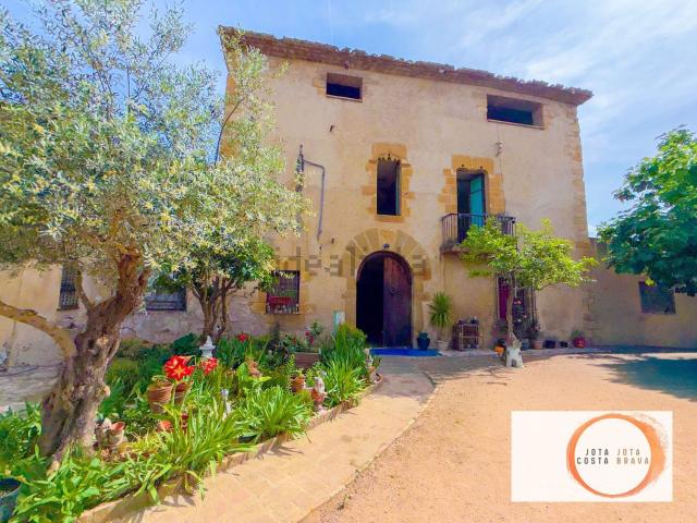 Casa rústica, La Bisbal d&apos Empordà