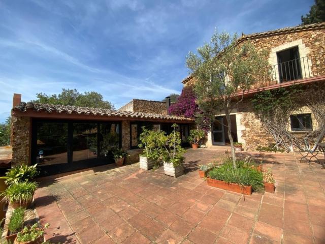 Casa rústica, Mont Ras