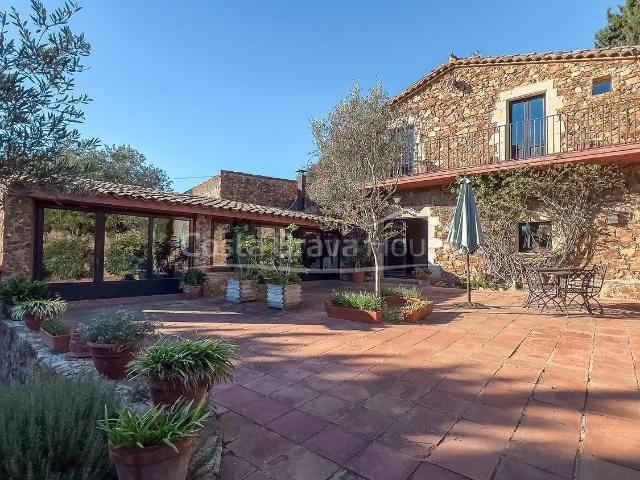 Casa rústica, Mont Ras