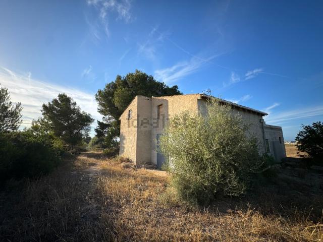 Casa rústica, Muro