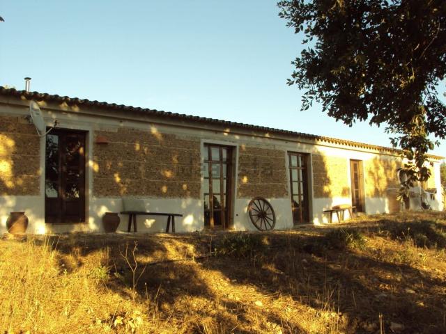 Casa rústica, São Salvador e Santa Maria