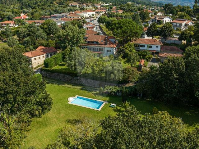 Casa rústica, Esqueiros Nevogilde Travassós