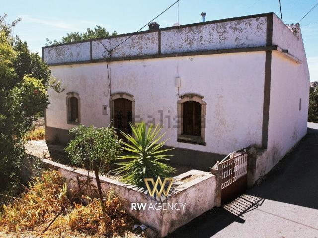 Casa rústica, Salir