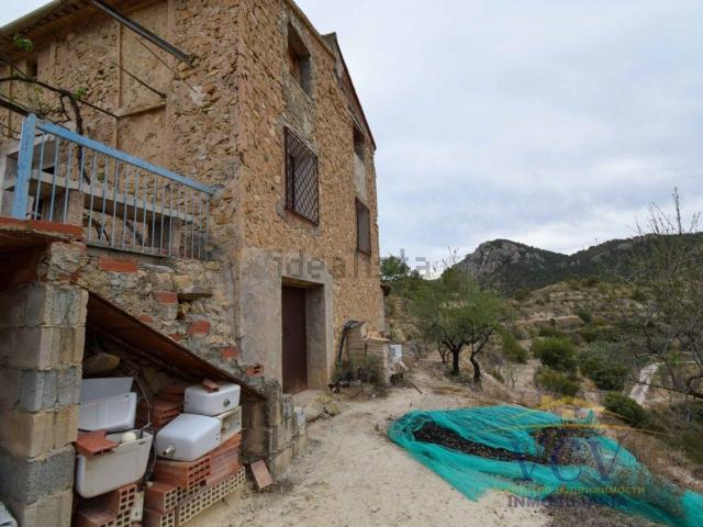 Casa rústica, Sella