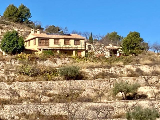 Casa rústica, Sella