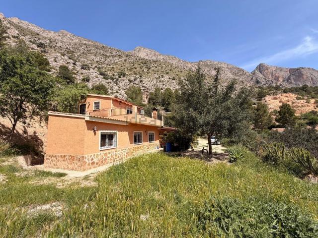 Casa rústica, Sella