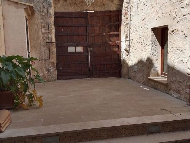 Casa rústica, Sineu