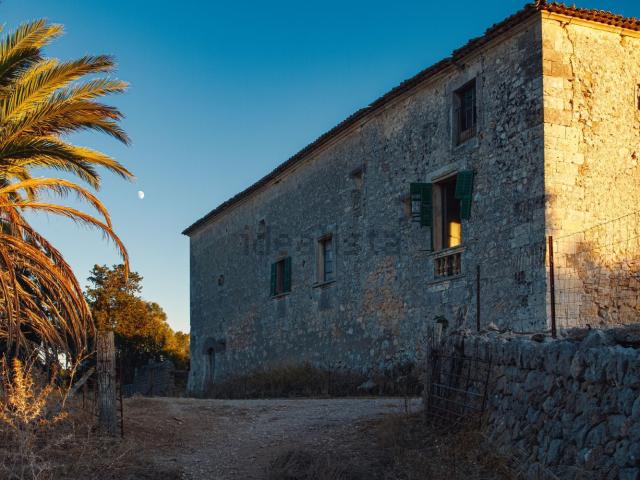 Casa rústica, Sineu