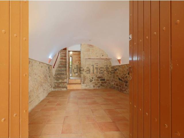 Casa rústica, Palau de Santa Eulália