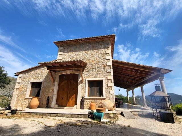 Casa rústica, Pego