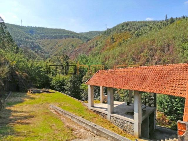 Casa rústica, Raiva Pedorido Paraíso