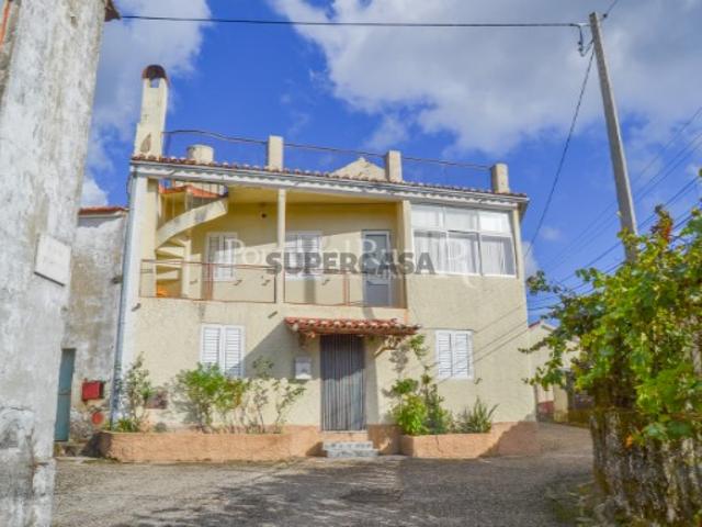 Casa Rústica T3 pronta a habitar na Freguesia de Cardigos, Mação