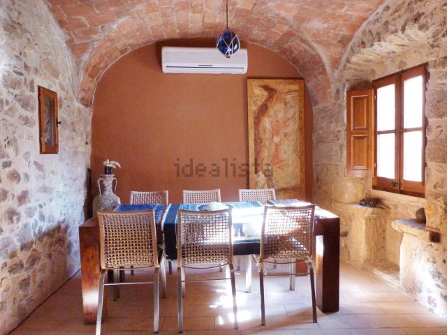Casa rústica, Torrent