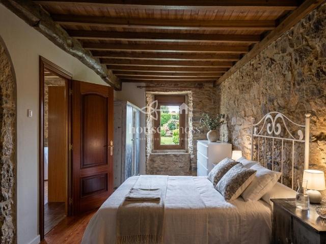 Casa Rústica Típica Gallega, de piedra y con hórreo, parcial. 418m² Muruxas