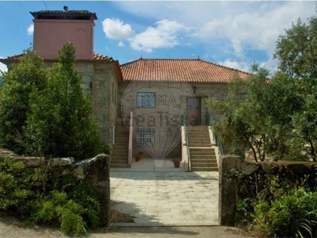 Casa rústica, Vila