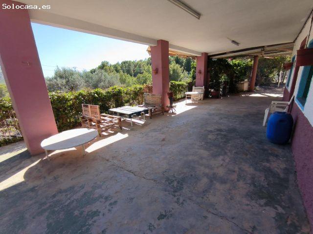 Casa rural con terreno de 30.000 m2 en Finestrat www.inmobiliarialesdunes.com