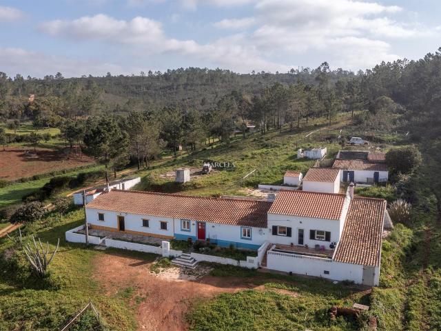Casa Rural Em Banda Restaurada, Alfambras 108m² Aljezur