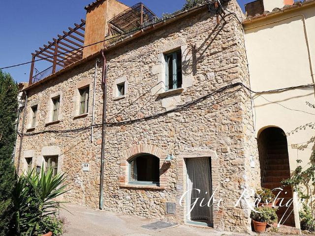 Casa rural en alquiler en calle Cases Noves, Regencós, de 130 m² 2 habitaciones por 1.500
