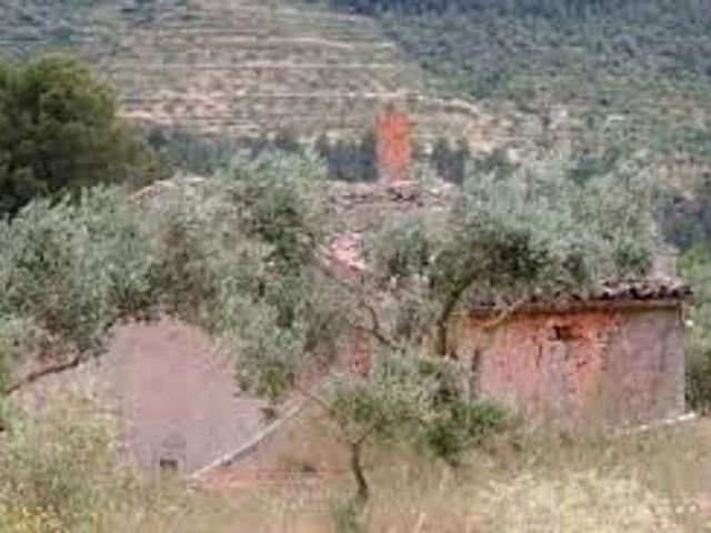 Casa rural en venta en calle Masets, Torre de l´Espanyol, La, de 190 m² 3 habitaciones por 55.000