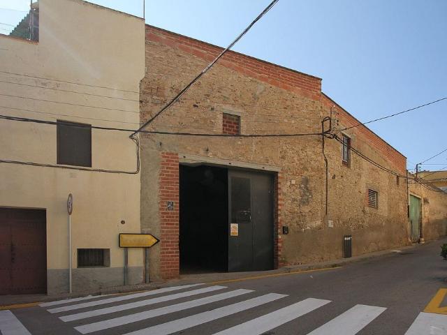 Casa rural en venta en calle De Calabro, Castelló d´Empúries, de 385 m² 5 habitaciones por 255.000