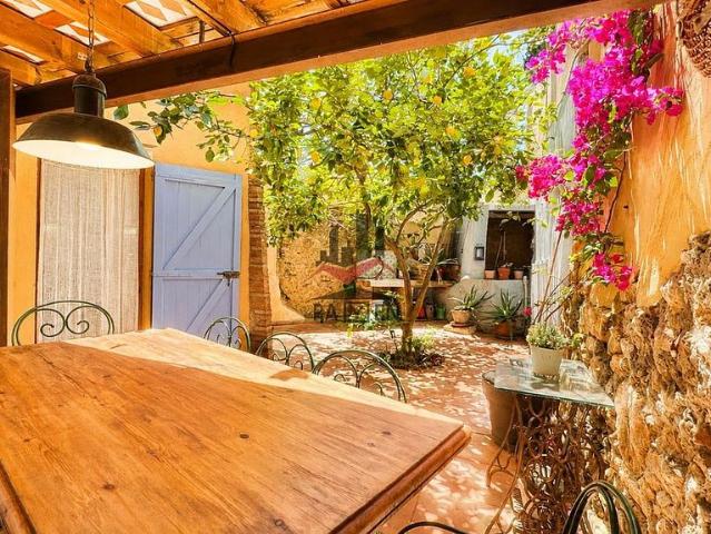 Casa rural en venta en calle De Cristòfor Colom, Vilabertran, de 157 m² 3 habitaciones por 420.000