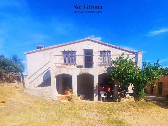 Casa rural en venta en calle Disseminat del Campdorà, Girona, de 270 m² 5 habitaciones por 620.000
