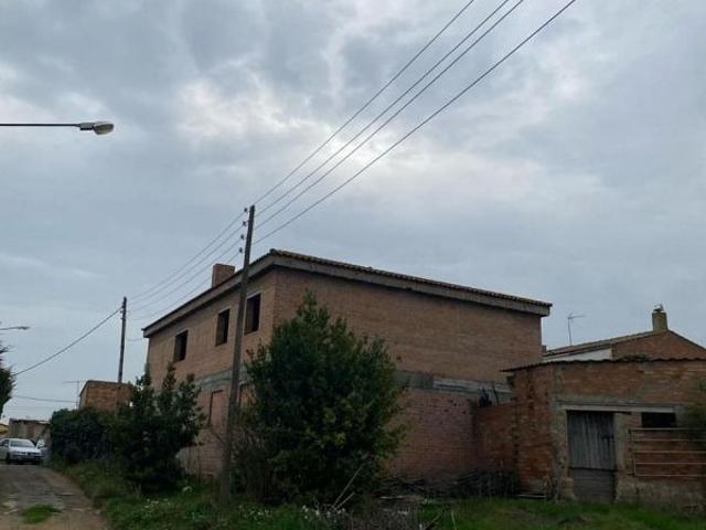Casa rural en venta en Lleida, de 259 m² 5 habitaciones por 230.000