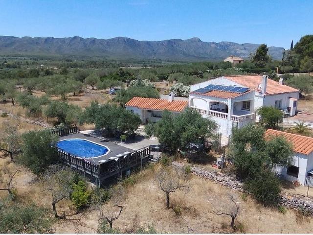 Casa rural en venta en polígono, Perelló, el Tar, de 322 m² 8 habitaciones por 399.000