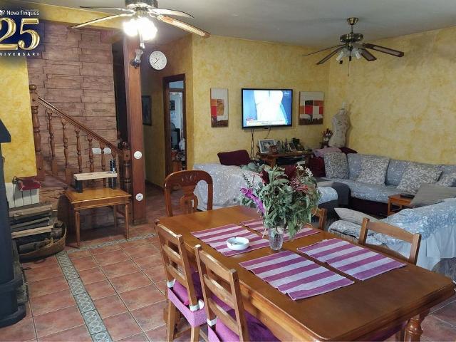 Casa rural en venta en Sentmenat, de 220 m² 6 habitaciones por 570.000