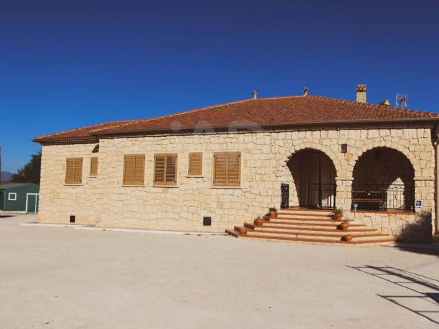 Casa rural 4 dormitorios 296 m2