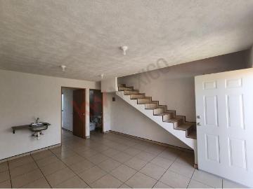 Casa recién remodelada en los tréboles